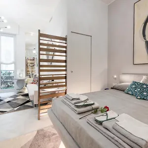 Falcone, 5 - Downtown , Milan Italy